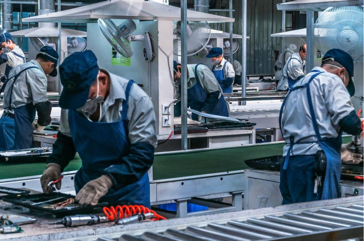 Karyawan adalah aset. jaga produktifitas mereka dengan memberikan banyak perhatian. sallah satunya adalah catering Karyawan Surabaya