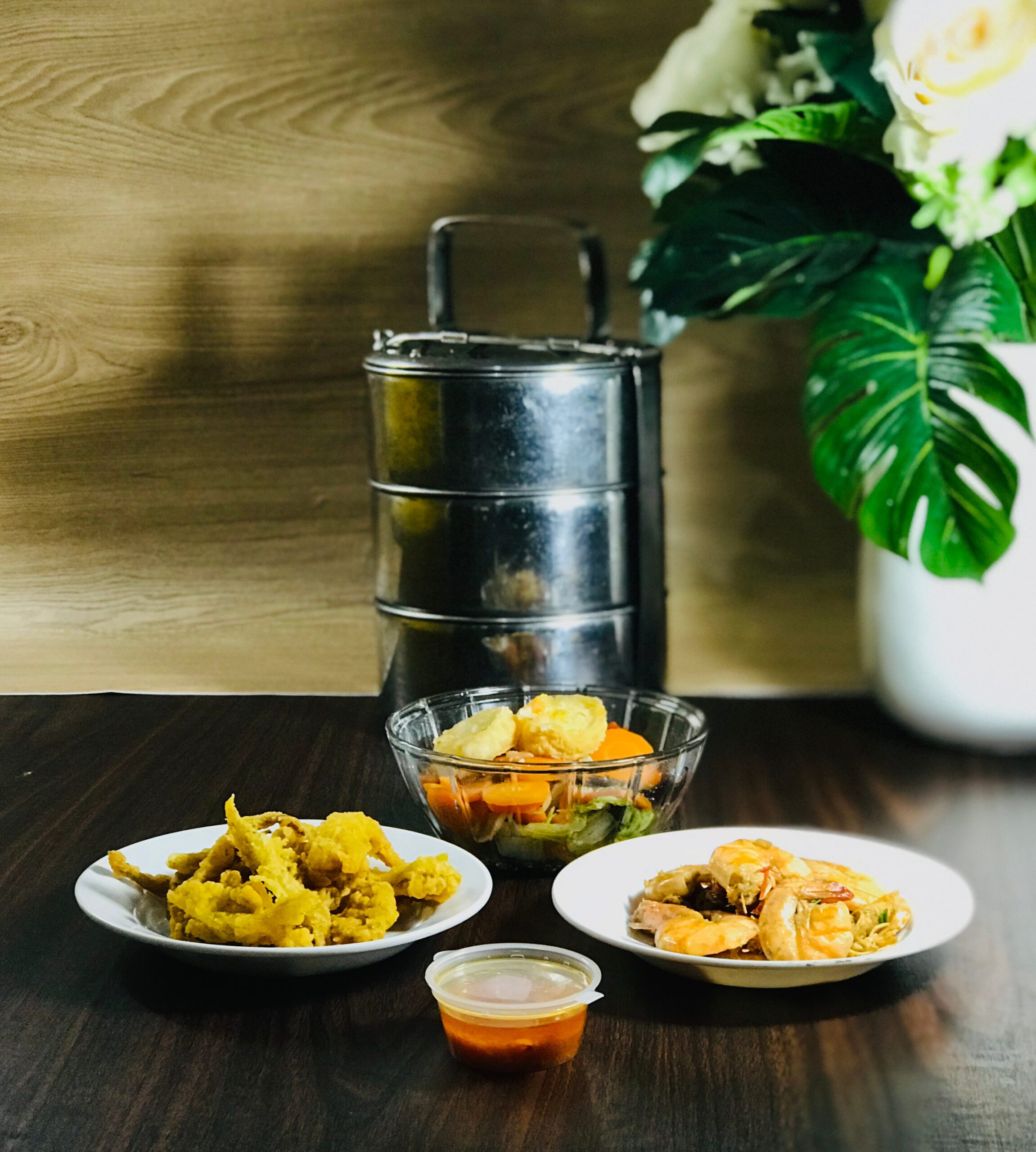 Catering Harian: dikirim dalam rantang dan tepak thin wall